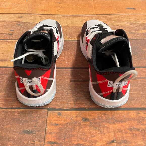 Jordan Men's Westbrook One Take 2 White/Red Basketball Shoes - Picture 4 of 6